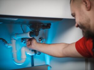4 Essential Tools to Use in Plumbing Services 